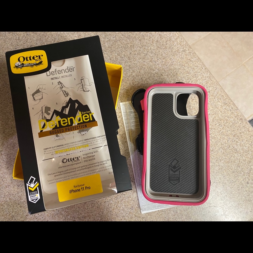 **NEW** Otterbox Defender iPhone 11 Pro case